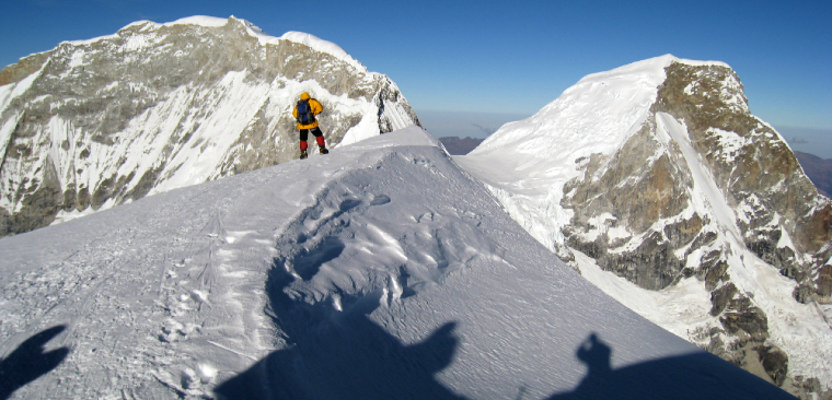 nevado chopicalqui climbing